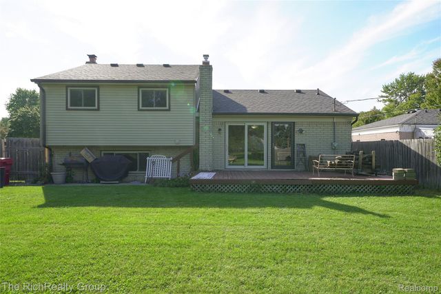 30350 Quinkert Street, Roseville, MI 48066