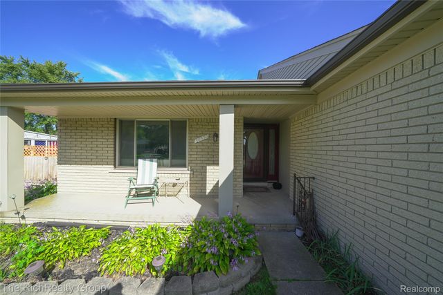 30350 Quinkert Street, Roseville, MI 48066