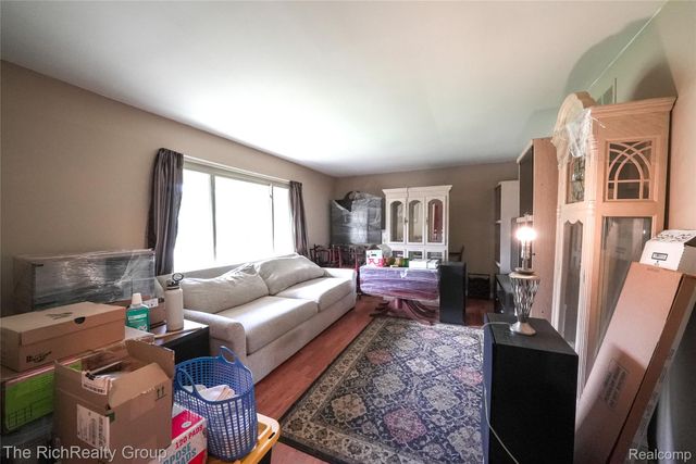 30350 Quinkert Street, Roseville, MI 48066