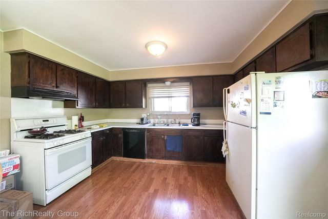 30350 Quinkert Street, Roseville, MI 48066