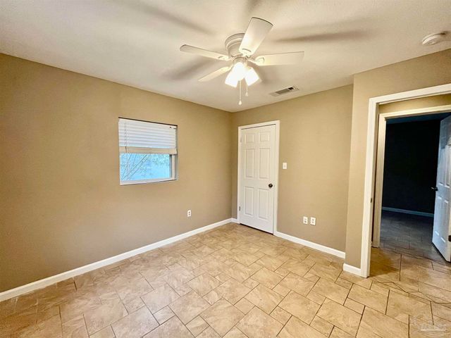 1127 Redwood Ln, Gulf Breeze, FL 32563