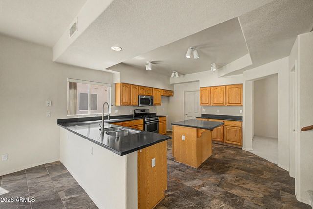 7349 W WILLOW Avenue, Peoria, AZ 85381