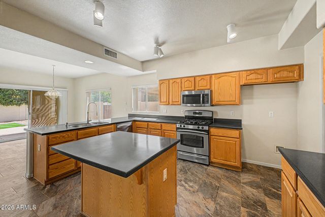 7349 W WILLOW Avenue, Peoria, AZ 85381