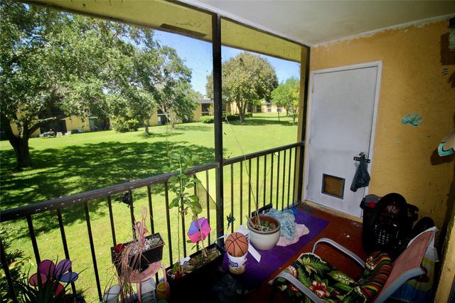 316 Meadows Circle 316, Boynton Beach, FL 33436