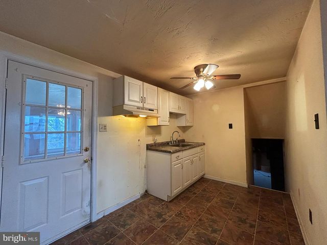 3140 LARK DR, York, PA 17404