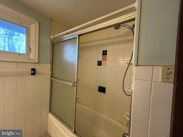 3140 LARK DR, York, PA 17404