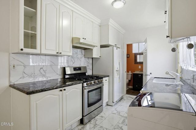 1606 Glenwood Road A, Glendale, CA 91201