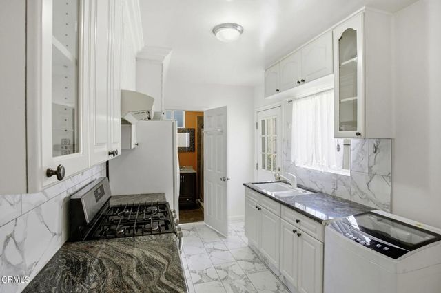 1606 Glenwood Road A, Glendale, CA 91201