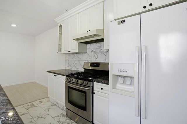 1606 Glenwood Road A, Glendale, CA 91201