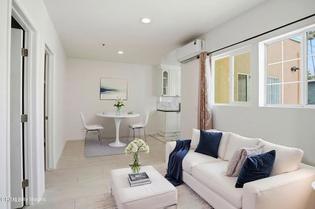 1606 Glenwood Road A, Glendale, CA 91201