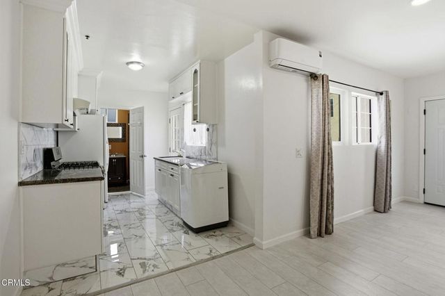 1606 Glenwood Road A, Glendale, CA 91201