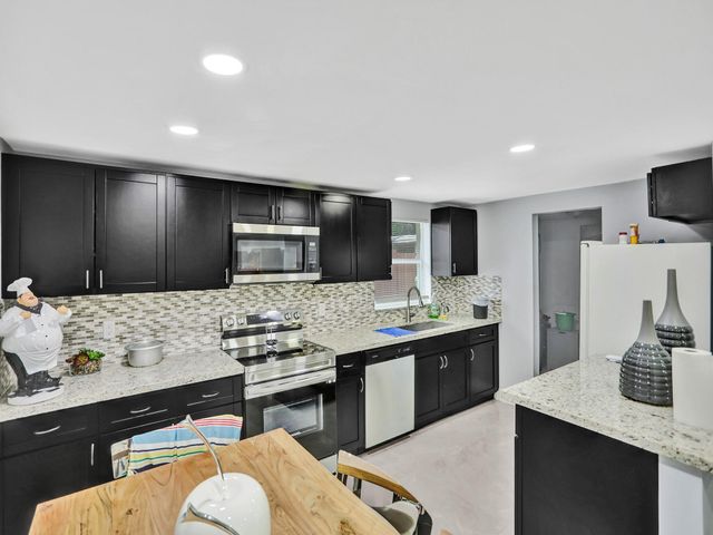 5073 SW 28th Avenue, Dania Beach, FL 33312