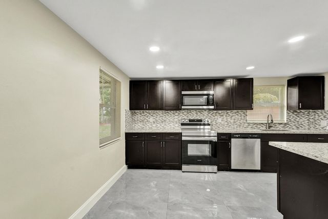 5073 SW 28th Avenue, Dania Beach, FL 33312