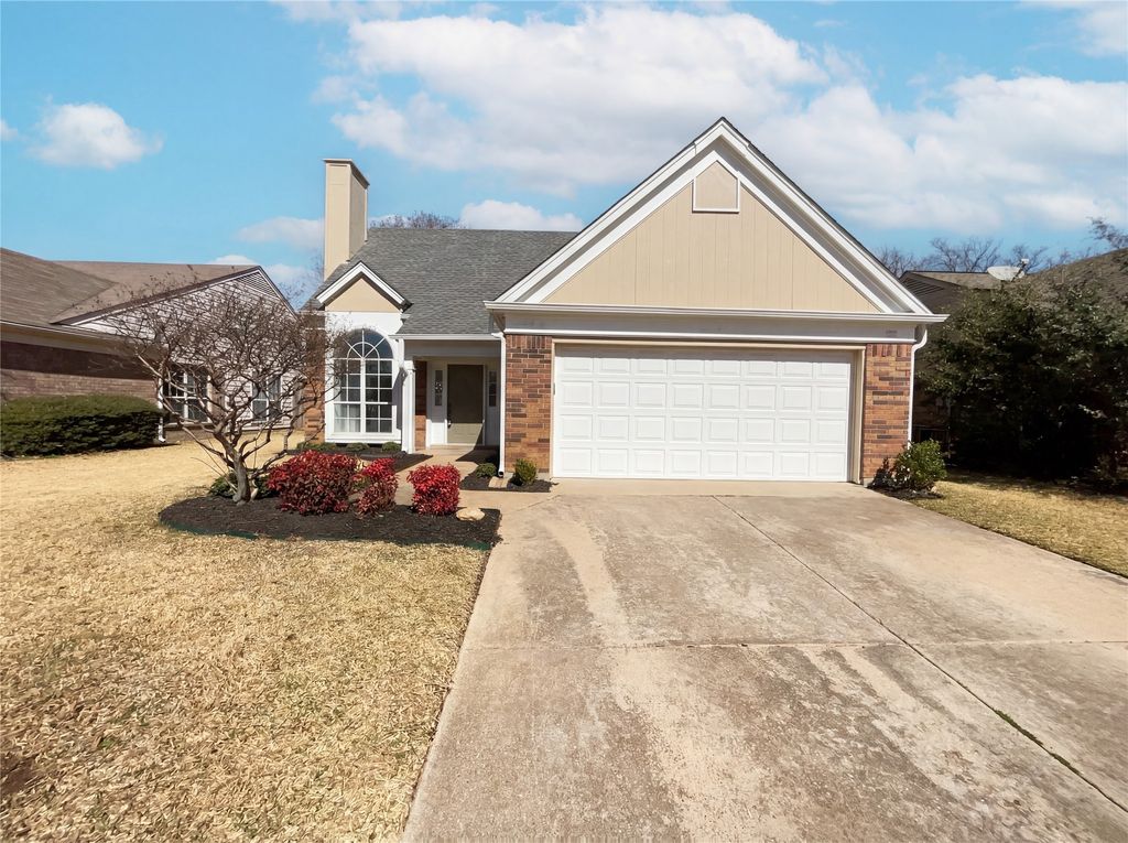 2516 Dahlia Drive, Fort Worth, TX 76123