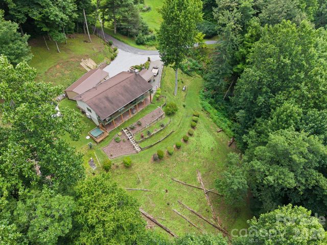 275 Knob Hill Estates Road, Sylva, NC 28779