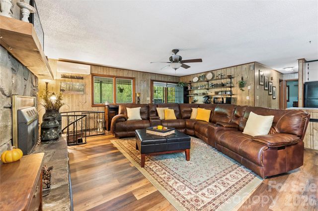 275 Knob Hill Estates Road, Sylva, NC 28779
