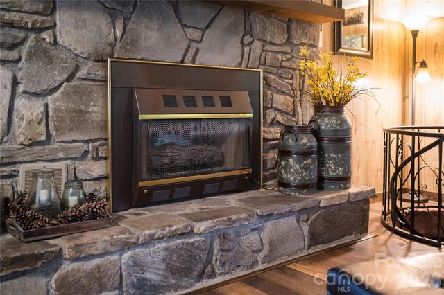 275 Knob Hill Estates Road, Sylva, NC 28779