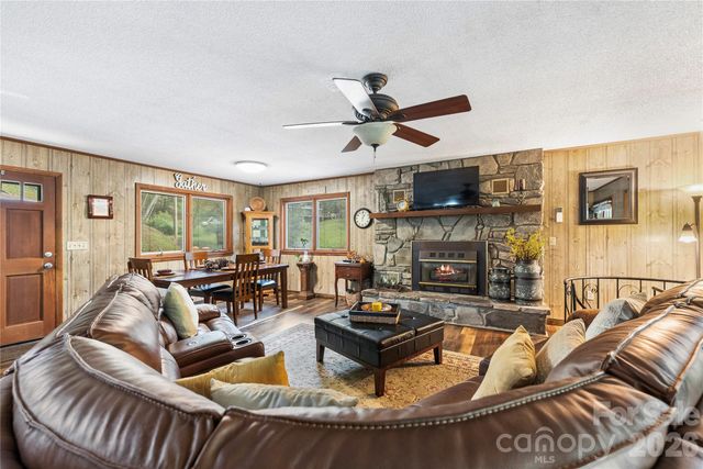 275 Knob Hill Estates Road, Sylva, NC 28779