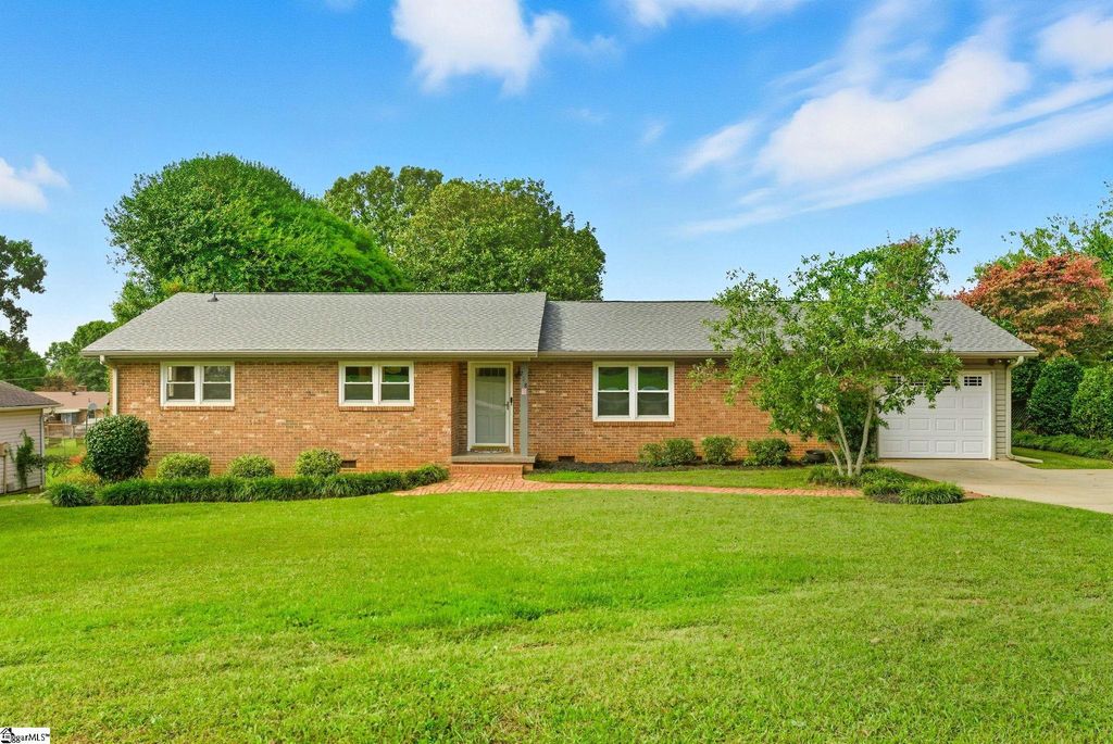 218 Highland Road, Duncan, SC 29334