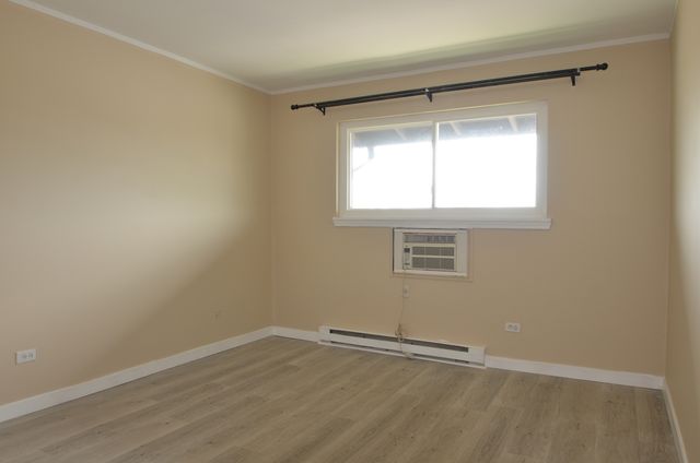 826 E Old Willow Road 206, Prospect Heights, IL 60070