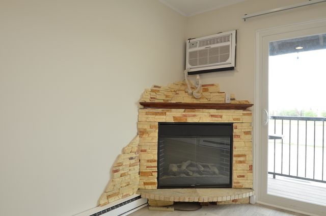 826 E Old Willow Road 206, Prospect Heights, IL 60070