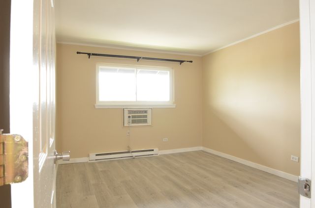 826 E Old Willow Road 206, Prospect Heights, IL 60070
