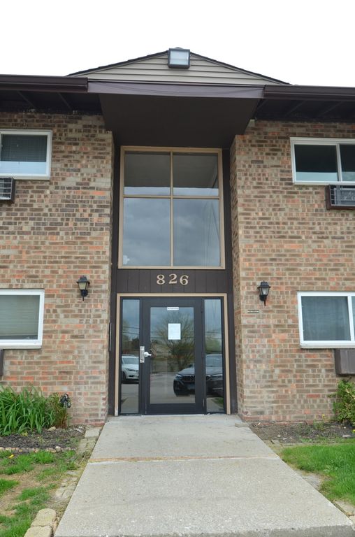826 E Old Willow Road 206, Prospect Heights, IL 60070