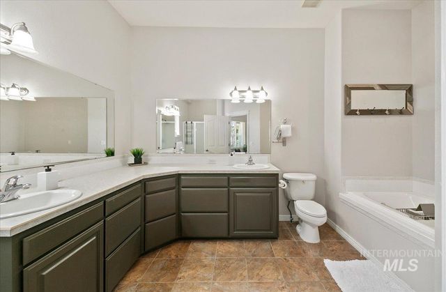 4019 E Man O War Dr, Nampa, ID 83686