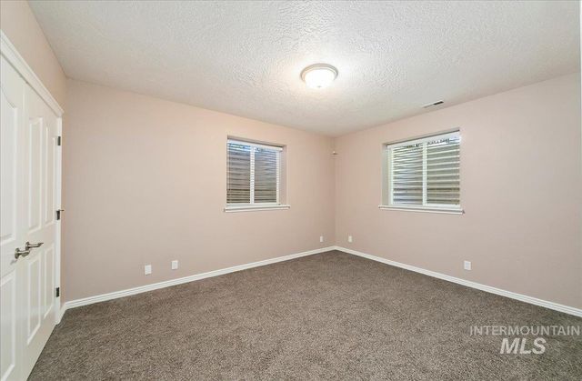 4019 E Man O War Dr, Nampa, ID 83686