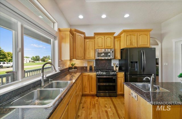 4019 E Man O War Dr, Nampa, ID 83686