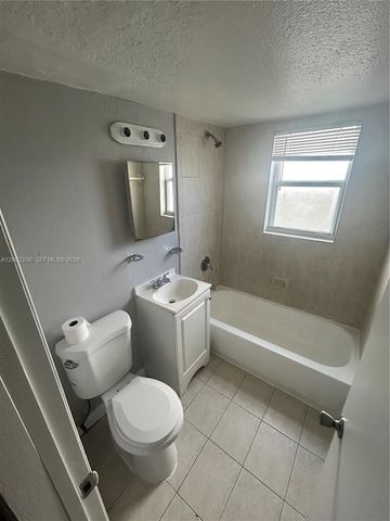 161 NW 15th St 3, Miami, FL 33136