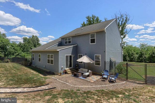 2805 IONOFF RD, Harrisburg, PA 17110