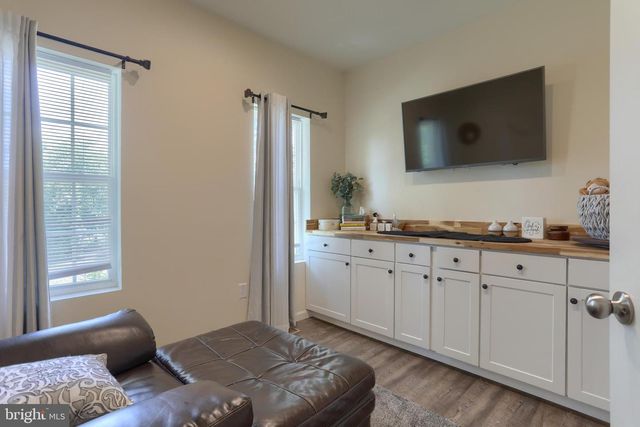 2805 IONOFF RD, Harrisburg, PA 17110