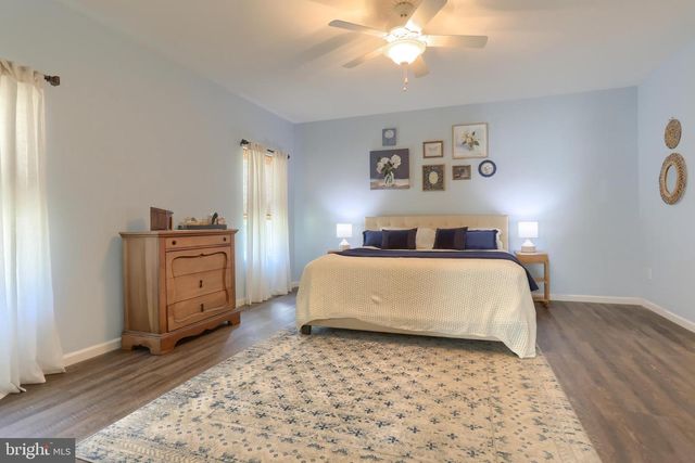 2805 IONOFF RD, Harrisburg, PA 17110
