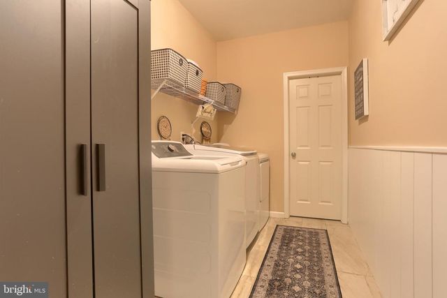 2805 IONOFF RD, Harrisburg, PA 17110