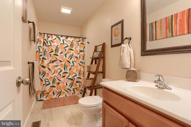 2805 IONOFF RD, Harrisburg, PA 17110
