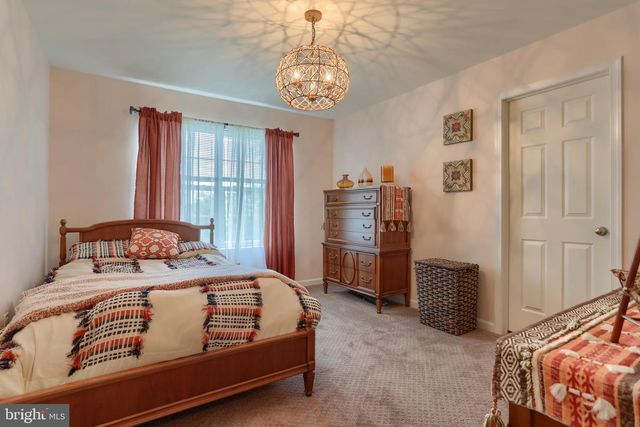 2805 IONOFF RD, Harrisburg, PA 17110