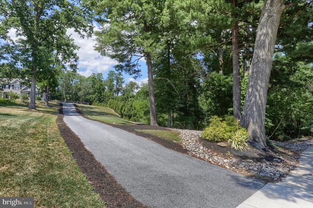 2805 IONOFF RD, Harrisburg, PA 17110