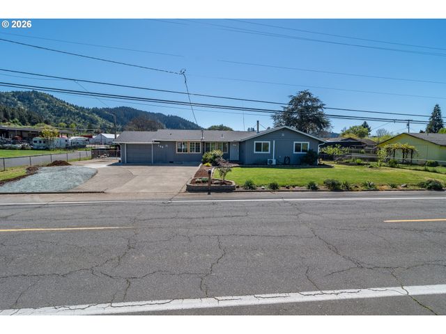 184 CHADWICK Ln, Myrtle Creek, OR 97457