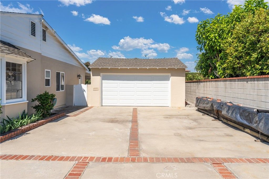 Image 5 of property listing at 4905 Baldwin, Temple City, CA 91780