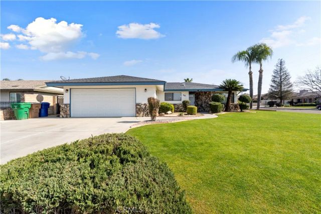 3100 Woodstown, Bakersfield, CA 93312