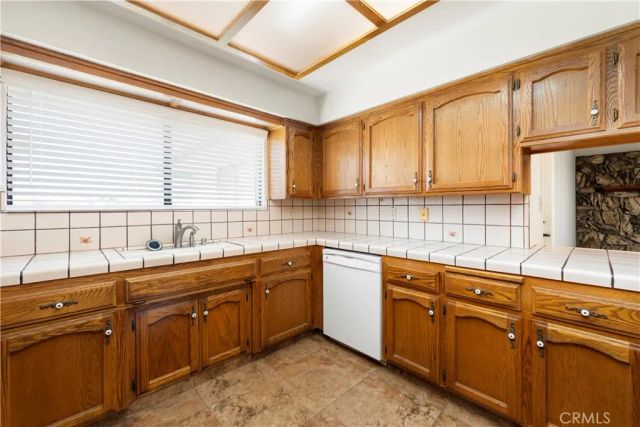 3100 Woodstown, Bakersfield, CA 93312