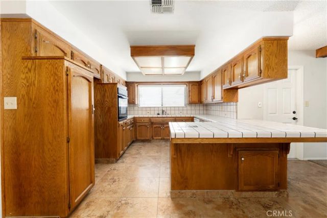 3100 Woodstown, Bakersfield, CA 93312