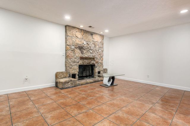 8119 Glencree Place, Dublin, OH 43016