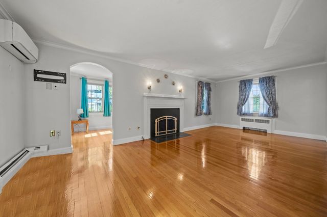 27 Northbourne Rd, Boston, MA 02130