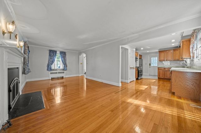 27 Northbourne Rd, Boston, MA 02130