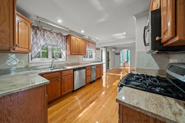 27 Northbourne Rd, Boston, MA 02130