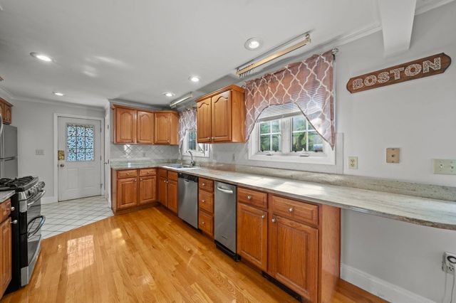 27 Northbourne Rd, Boston, MA 02130