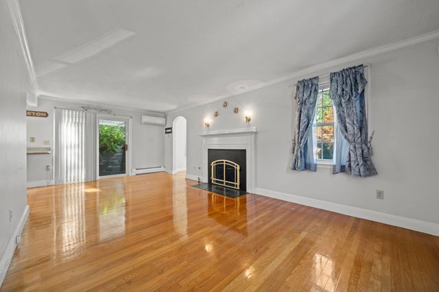 27 Northbourne Rd, Boston, MA 02130