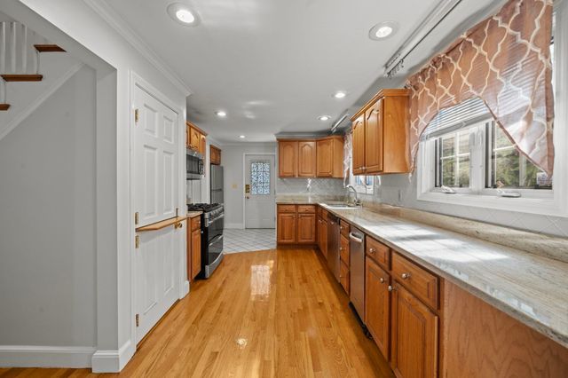 27 Northbourne Rd, Boston, MA 02130